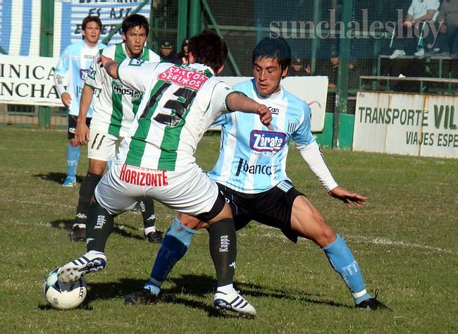 Unión no encontró caminos certeros para llegar al arco cordobés.