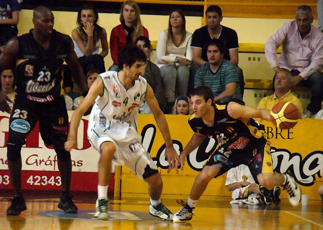 Los Tigres no encontraron la llave del juego defensivo cordobés.