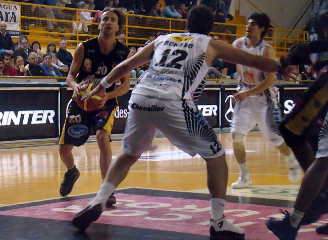 Los Tigres arrancaron ganando pero debieron batallar mucho.