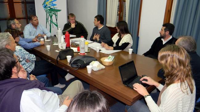 La reunión donde se ultimaron detalles (Foto: Prensa Municipalidad).