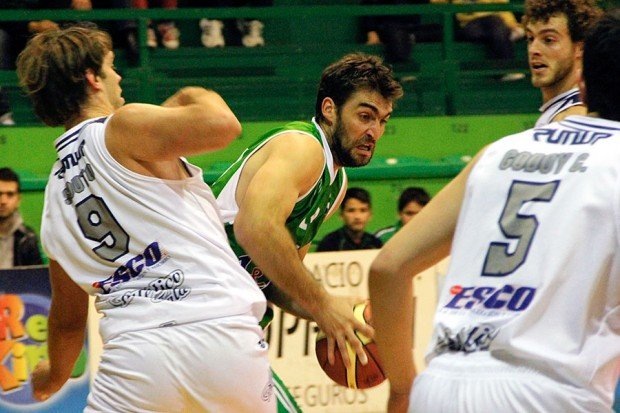 Porta, con su experiencia, terminó siendo el máximo anotador albiverde (Foto: Diego Rosso).
