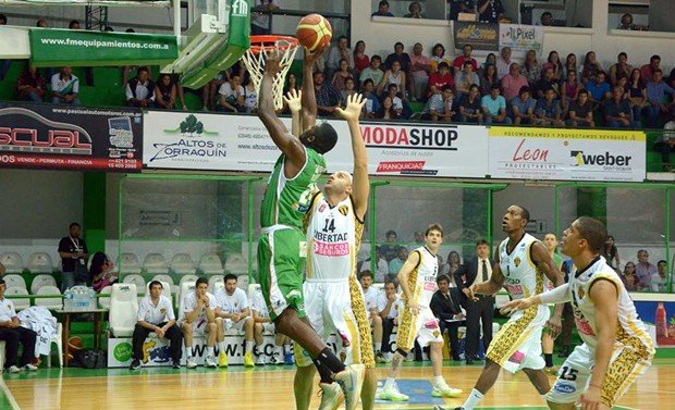 Estudiantes pudo cerrar mejor el juego (Foto: Diario Concordia).