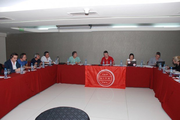Vista general de al Mesa Ejecutiva, sesionando en la mañana de hoy (Foto: Nelson Godoy - Para: Rel UITA).