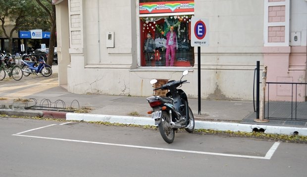 Uno de los sectores de estacionamiento exclusivos de motos.