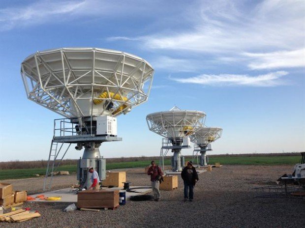 Estaciones terrestres de recepción de señales satelitales de O3b. (lanacion.com)