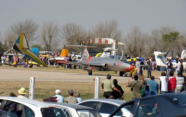 Un recuerdo de un avión ruso que estuvo en 2011.
