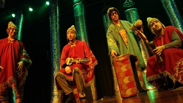 La Pipetua en acción en el escenario del Auditorio del CET.