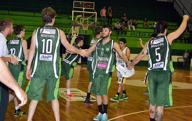 Final del partido y tiempo de festejos.