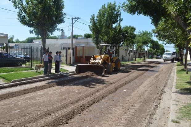 Una de las pocas cuadras pavimentadas en la gestión anterior, en barrio 9 de Julio, aplicando el mismo sistema que ahora se licita.