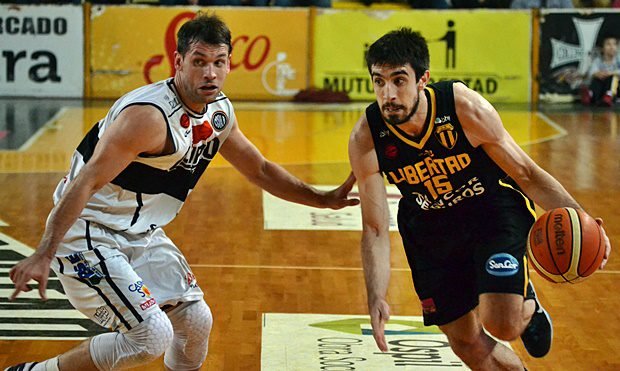 El base aurinegro tuvo 8-8 en tiros de campo y además repartió 5 asistencias en una noche en donde solo falló un tiro libre.