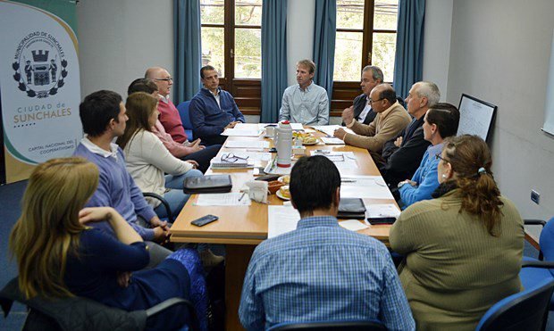 Los integrantes del consorcio, en la última reunión (Prensa Municipalidad).