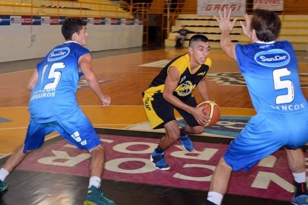 Libertad superó a Atlético en su estadio (Foto: Daniel Ponce).
